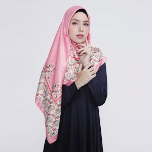 zoya-jilbab-satin-segi-empat