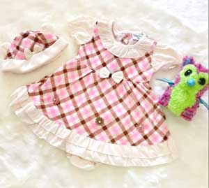 Dress_Baby_with_Little_Flower
