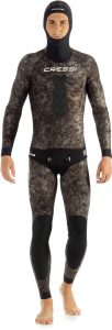 foto-rekomendasi-wetsuit-terbaik-untuk-menyelam-di-laut-Indonesia-1