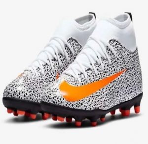 foto-rekomendasi-sepatu-bola-bagus-dan-terbaik-untuk-anak-anak-3