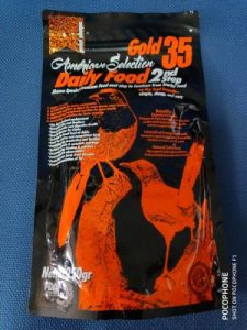 foto-voer-terbaik-yang-sehat-dan-bergizi-untuk-makanan-burung-berkicau-3